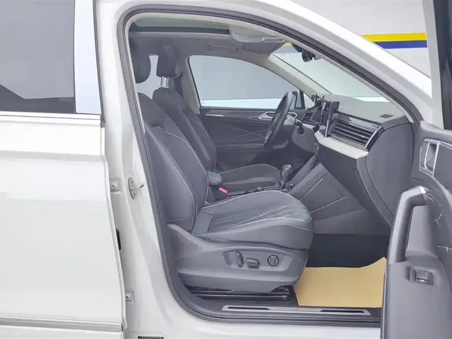 Volkswagen Tiguan L 2022 из CN, фото 3