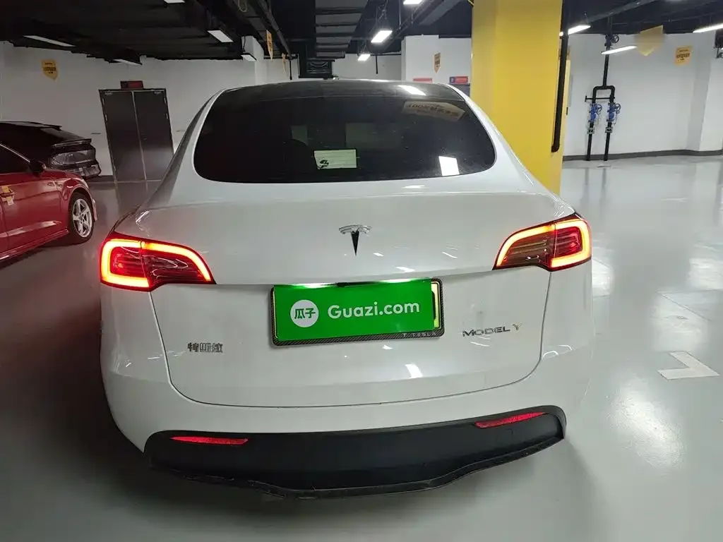 Tesla Model Y 2024 из CN, фото 2