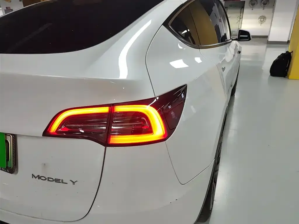 Tesla Model Y 2024 из CN, фото 9