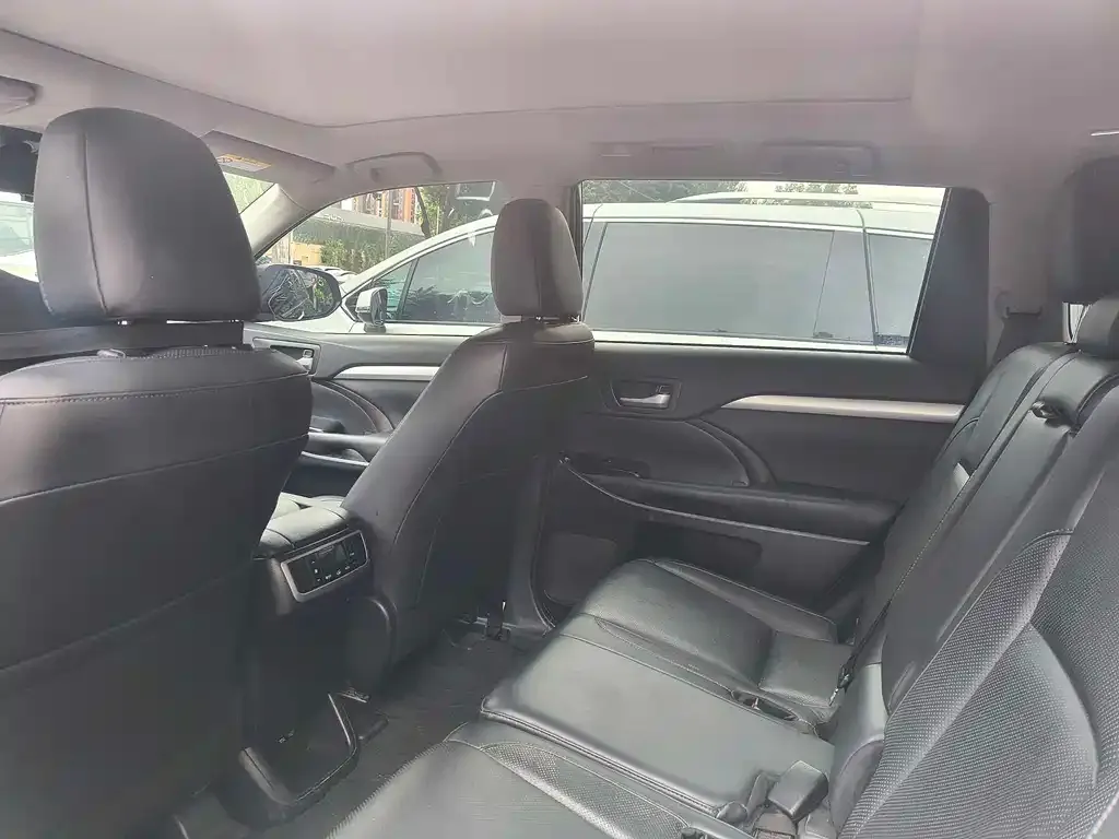 Toyota Highlander 2022 из CN, фото 7