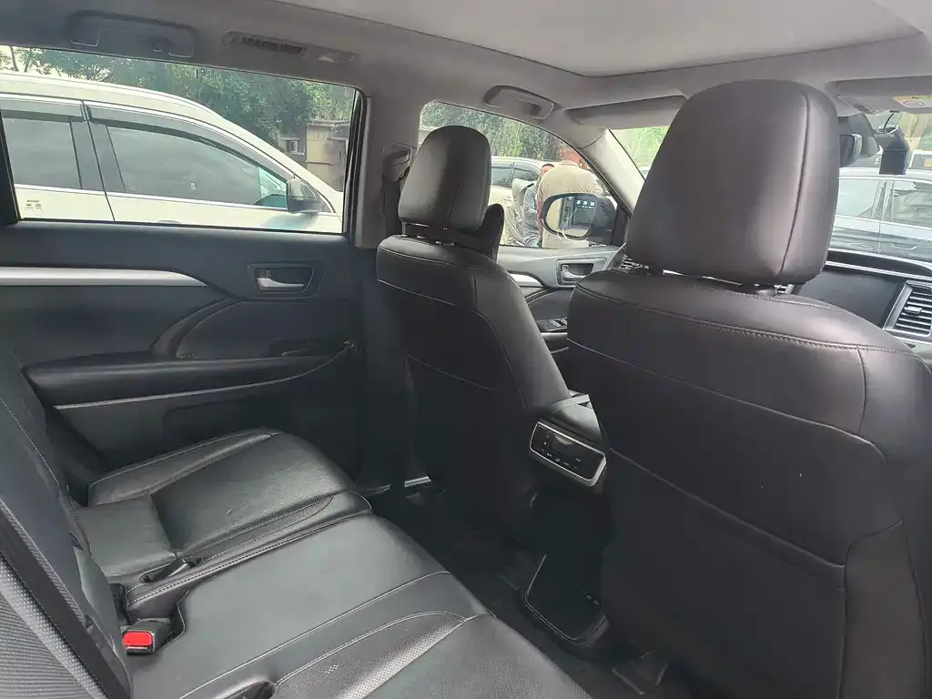 Toyota Highlander 2022 из CN, фото 2