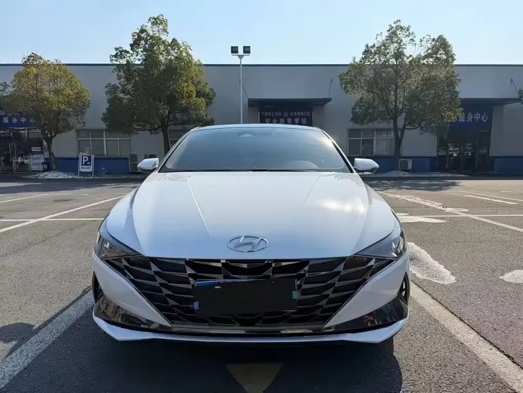 Hyundai Elantra 2023 из CN, фото 5