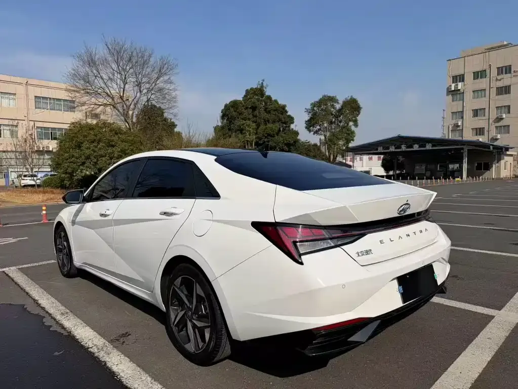 Hyundai Elantra 2023 из CN, фото 8