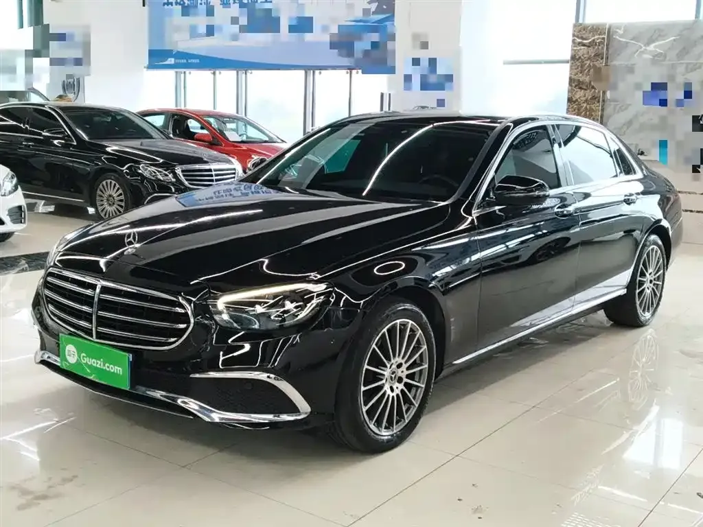 Mercedes-Benz E-Class — фото 1