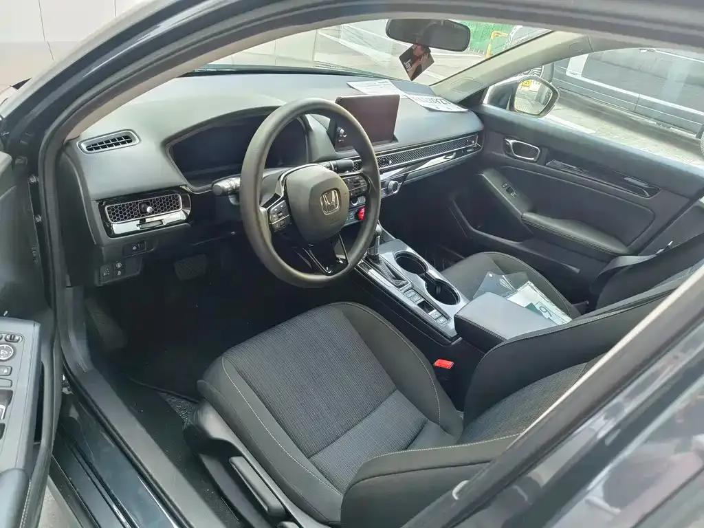 Honda Civic 2024 из CN, фото 3