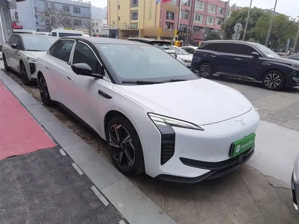 Hongqi EH7 2024 из CN, фото 3