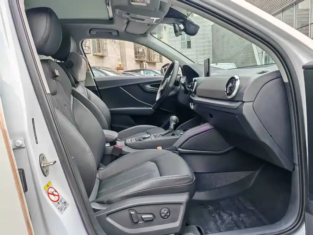 Audi Q2L 2023 из CN, фото 3