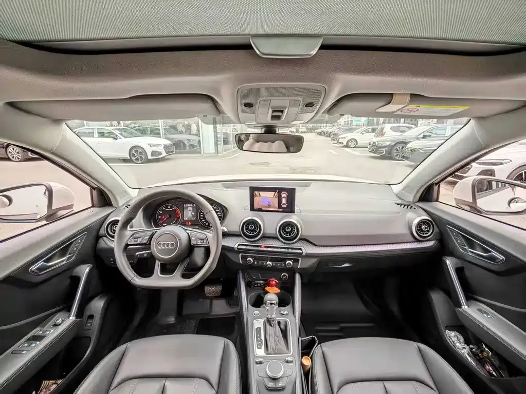 Audi Q2L 2023 из CN, фото 7