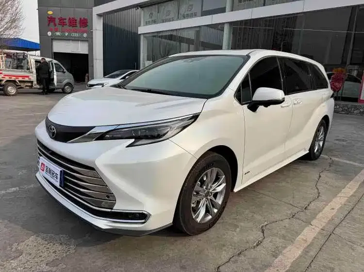 Toyota Sienna 2024 из CN, фото 7