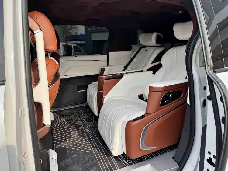 Toyota Sienna 2024 из CN, фото 2