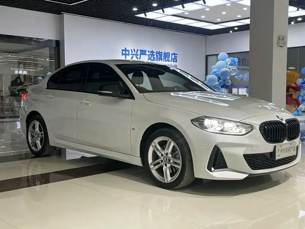 BMW 1 Series 2023 из CN, фото 8