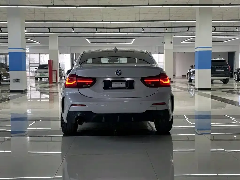 BMW 1 Series 2023 из CN, фото 10