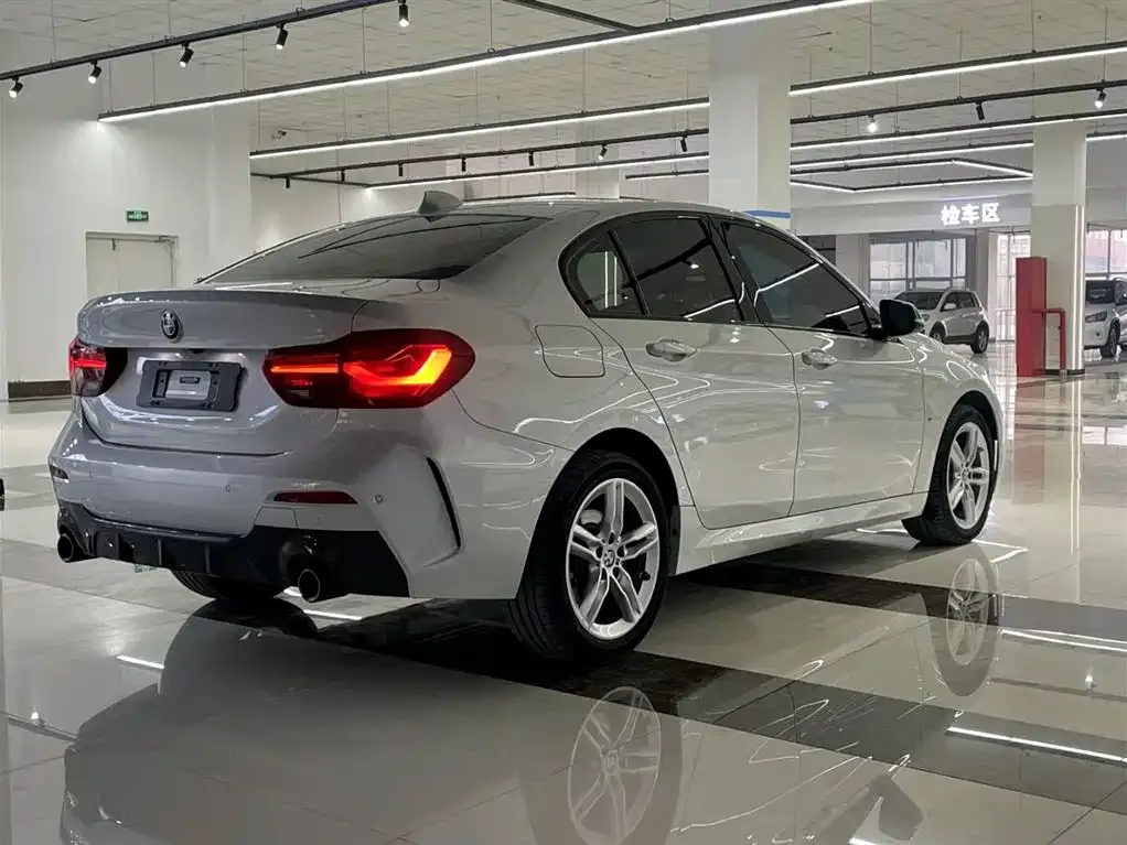 BMW 1 Series 2023 из CN, фото 7
