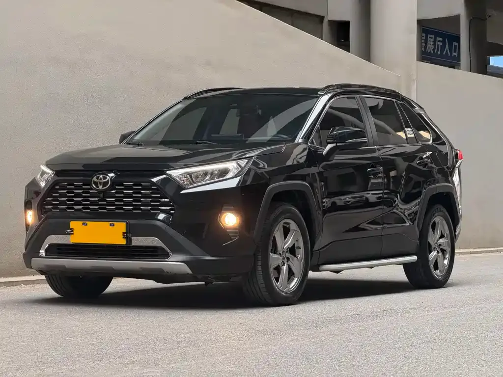Toyota RAV4 2022 из CN, фото 1