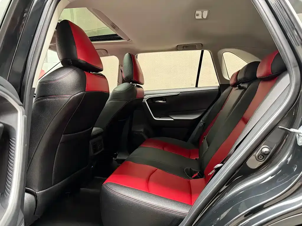 Toyota RAV4 2022 из CN, фото 10