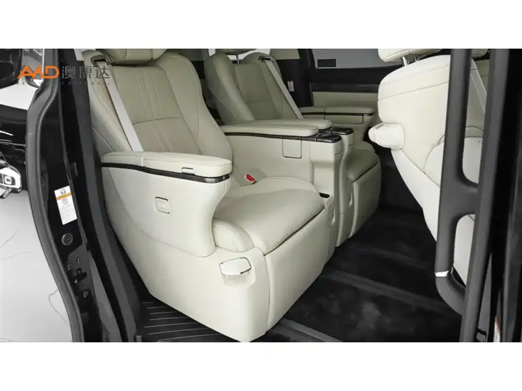 Toyota Vellfire 2022 из CN, фото 4