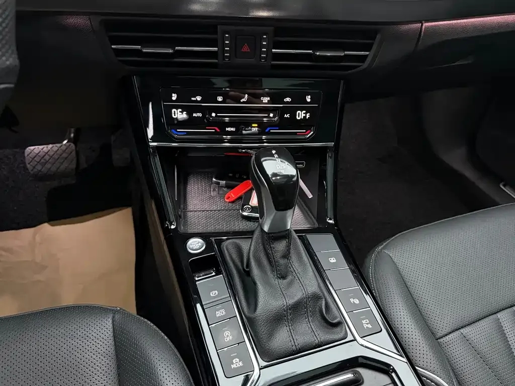 Volkswagen Passat 2021 из CN, фото 4