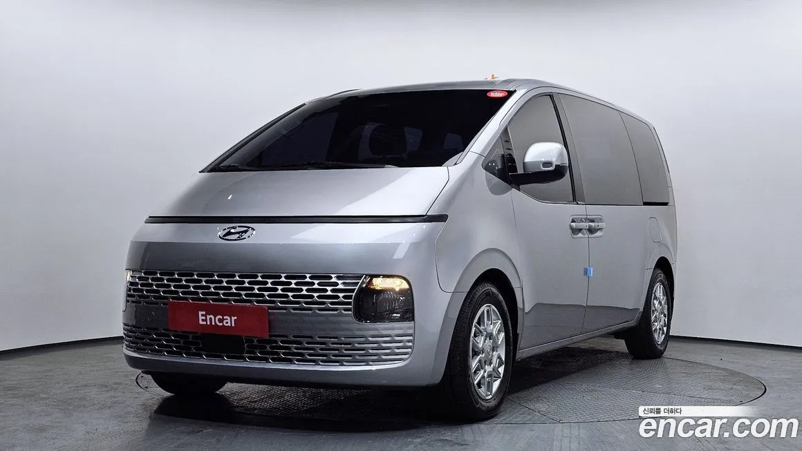 Hyundai Staria