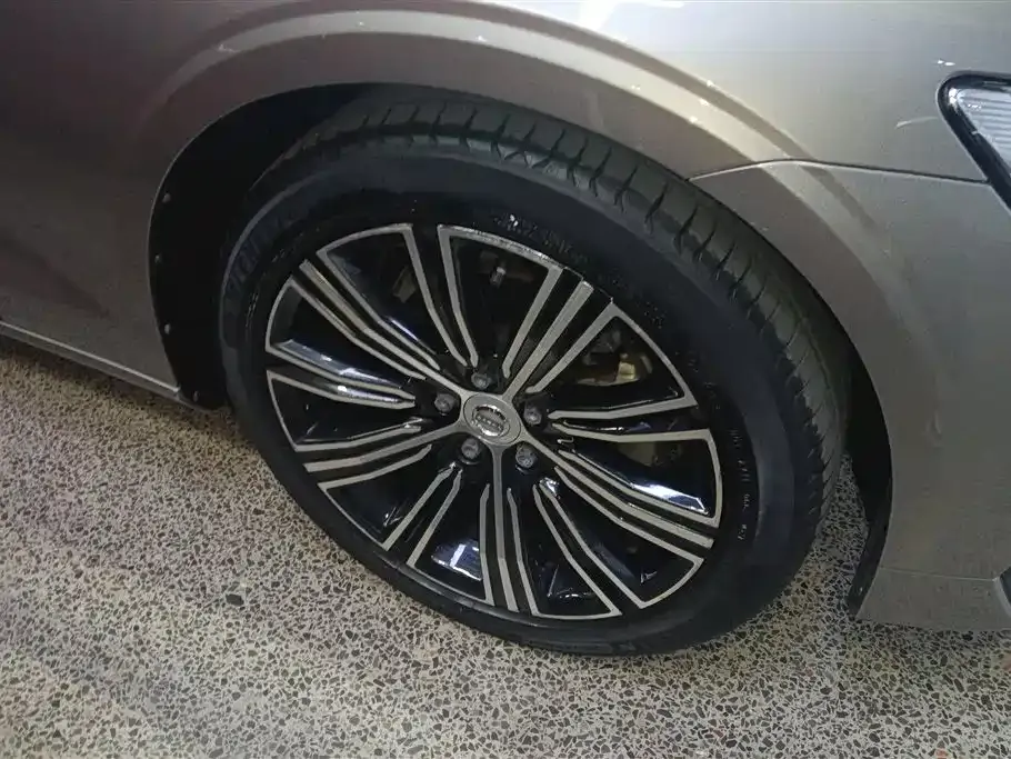 Volvo S60 — фото 10