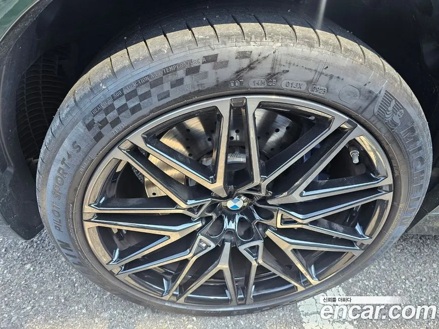 BMW X6M 2024 из KR, фото 10