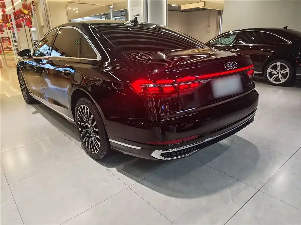 Audi A8 — фото 6