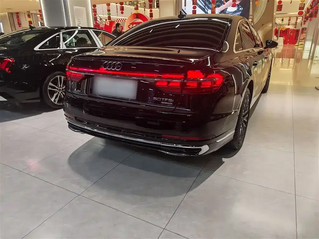 Audi A8 — фото 4