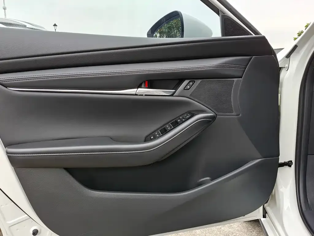 Mazda 3 Axela 2022 из CN, фото 4
