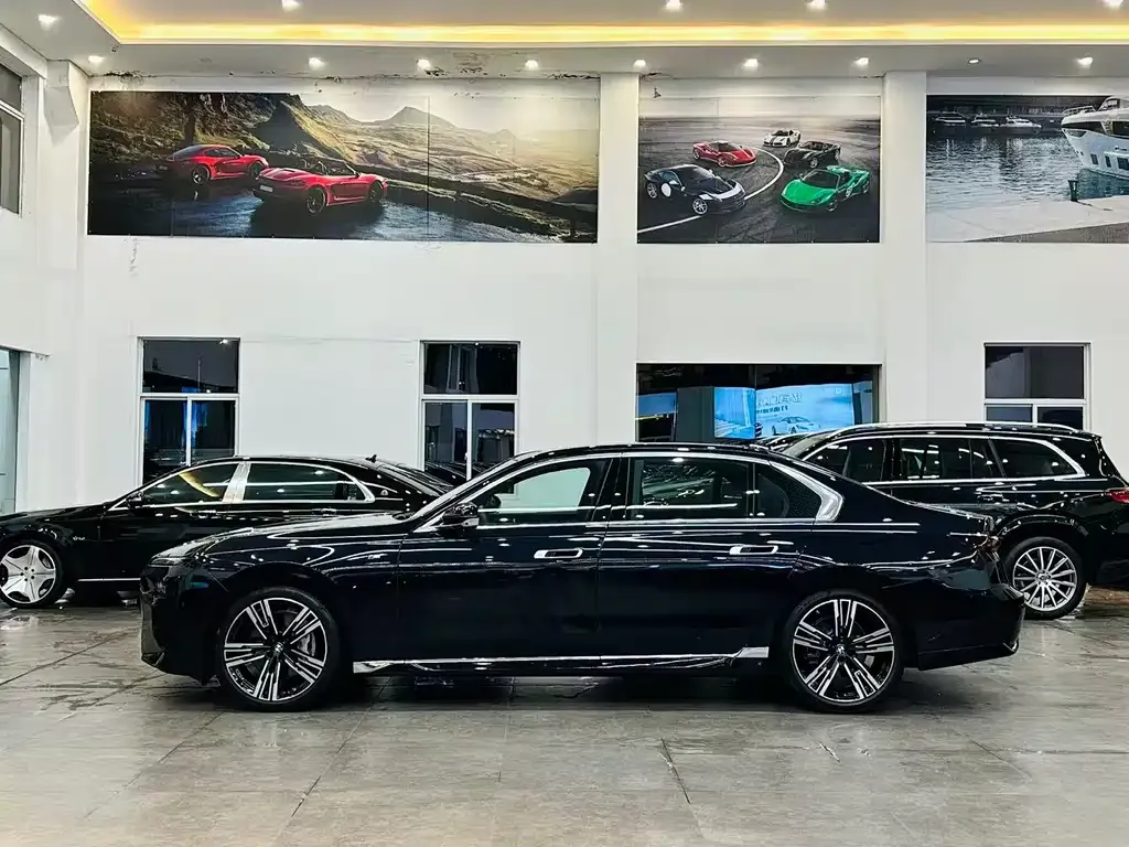 BMW 7 Series — фото 5