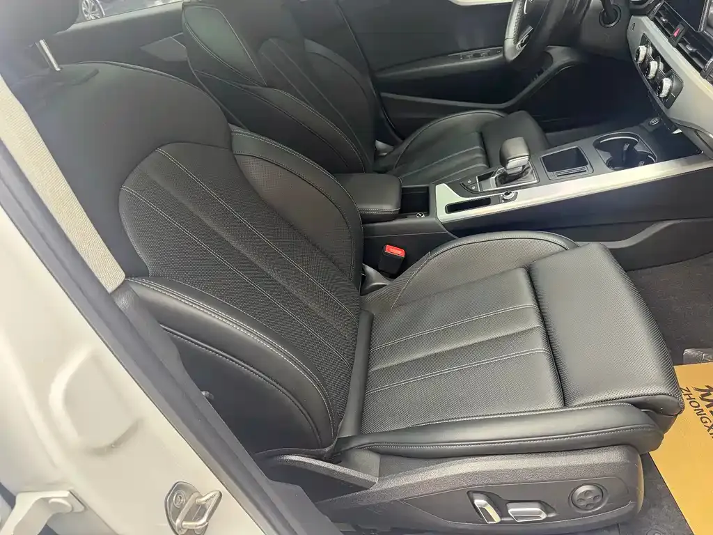 Audi A4L 2024 из CN, фото 8