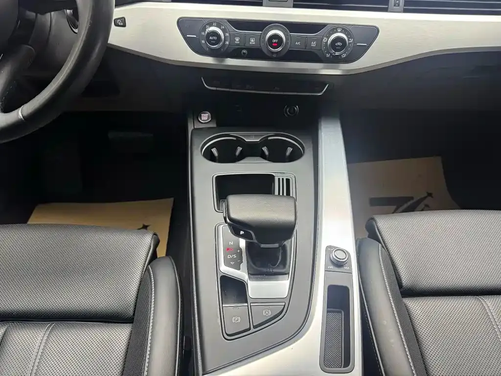 Audi A4L 2024 из CN, фото 9