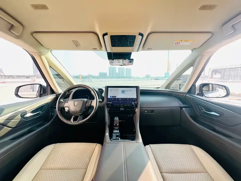 Toyota Vellfire — фото 4