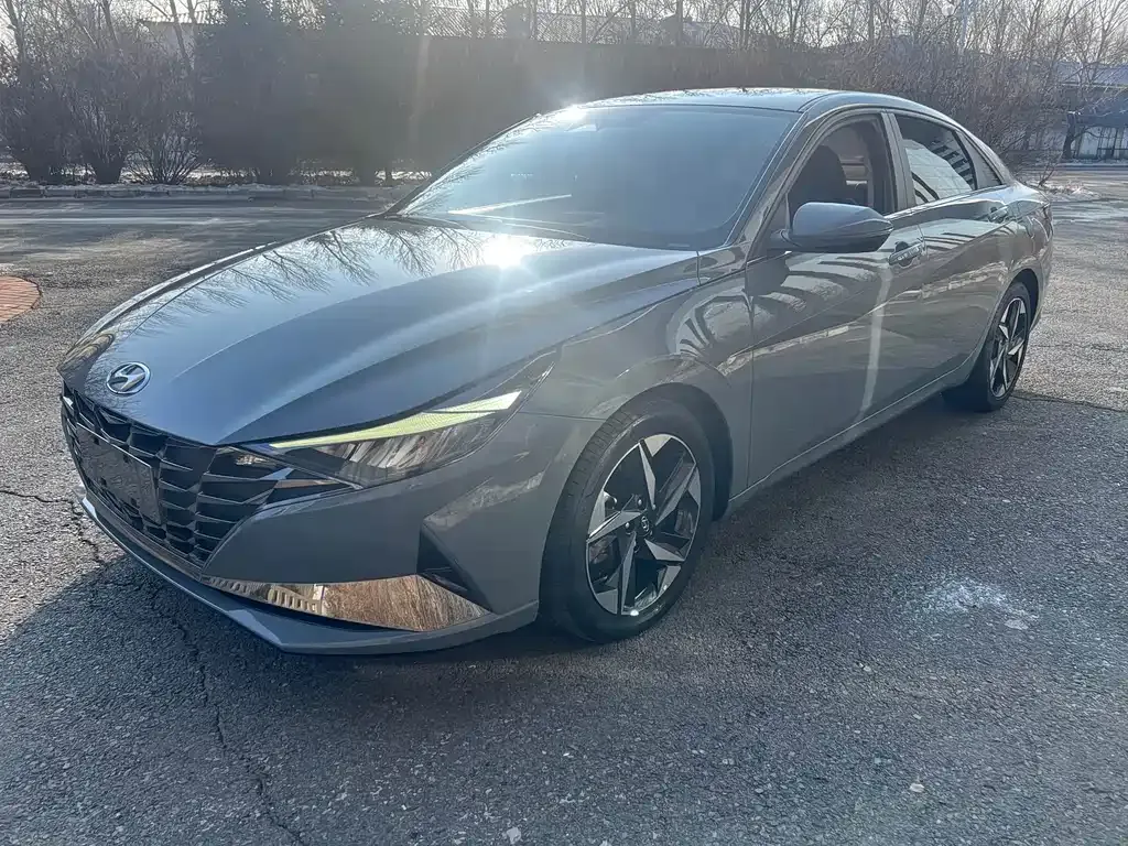 Hyundai Elantra 2023 из CN, фото 1