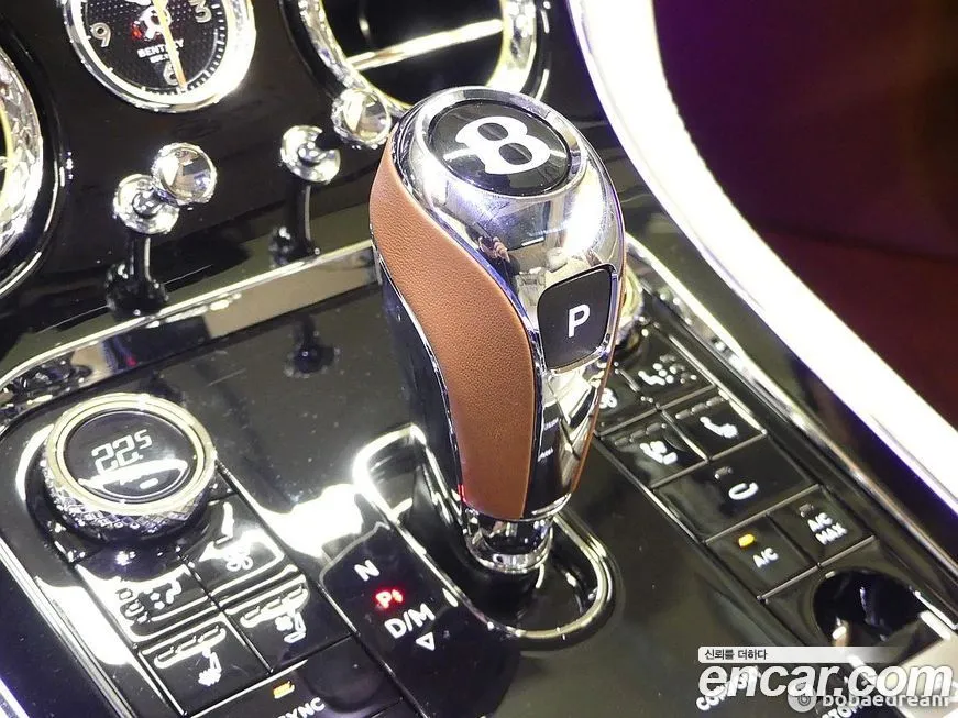 Bentley Continental 2023 из KR, фото 10