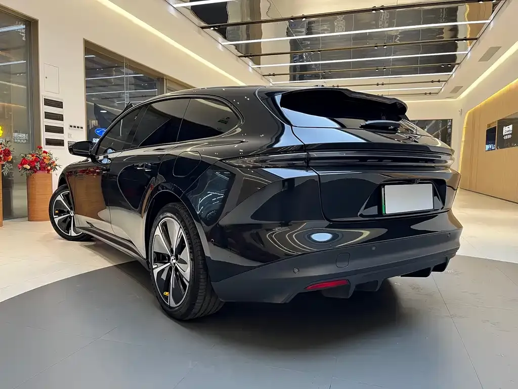 NIO ET5T — фото 10