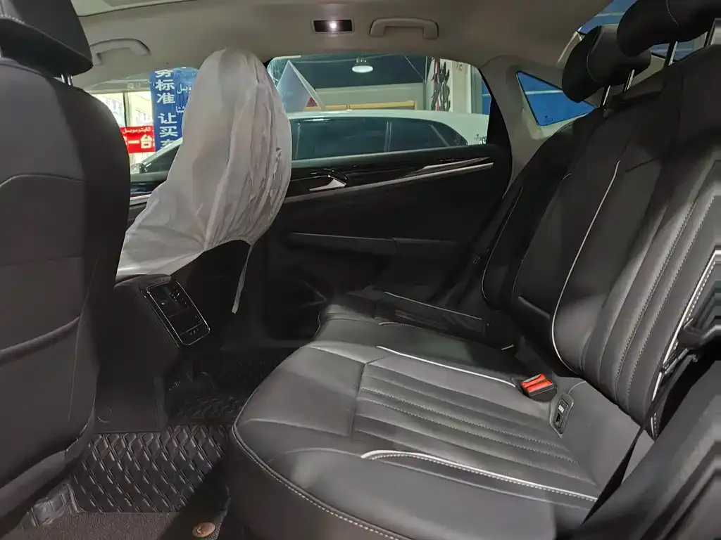 Volkswagen Passat 2022 из CN, фото 2