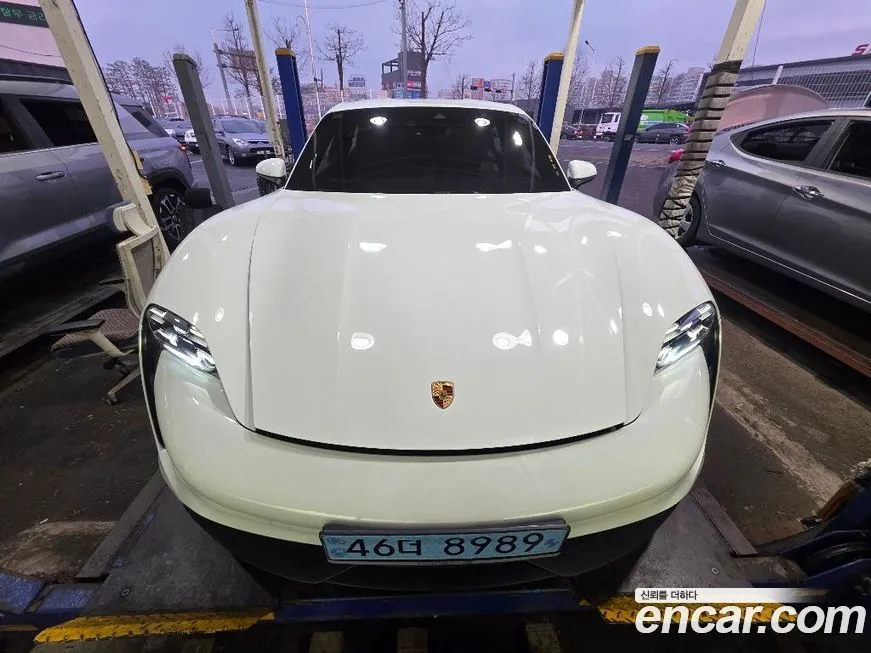 Porsche Taycan 2022 из KR, фото 1