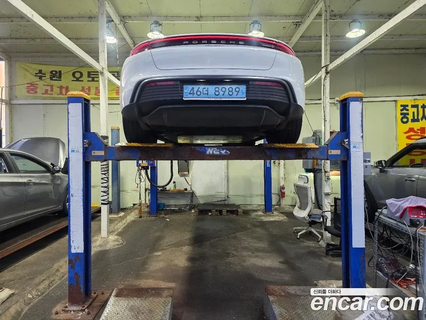 Porsche Taycan 2022 из KR, фото 3
