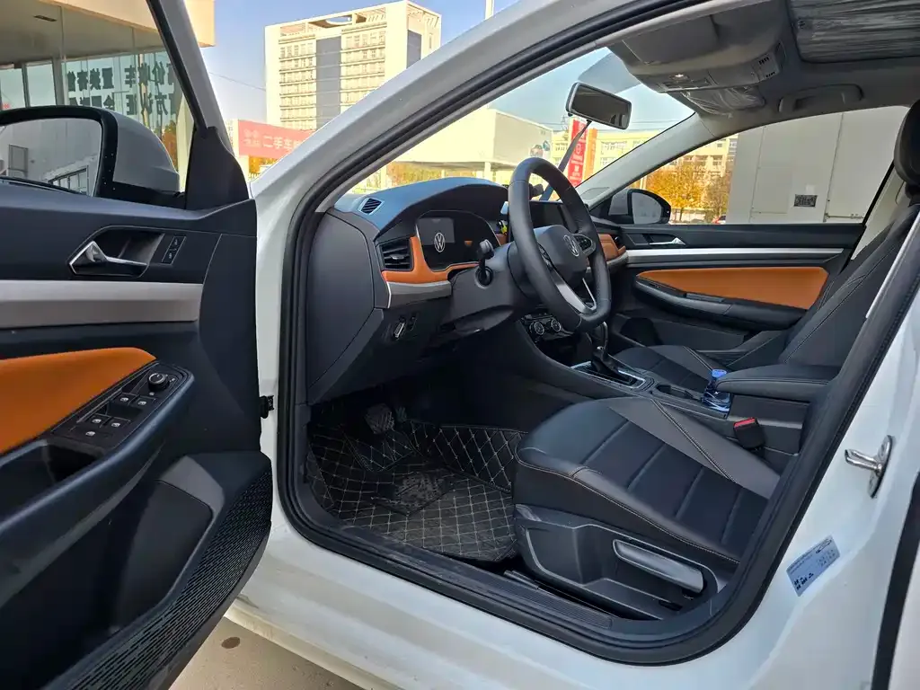 Volkswagen Bora 2024 из CN, фото 9