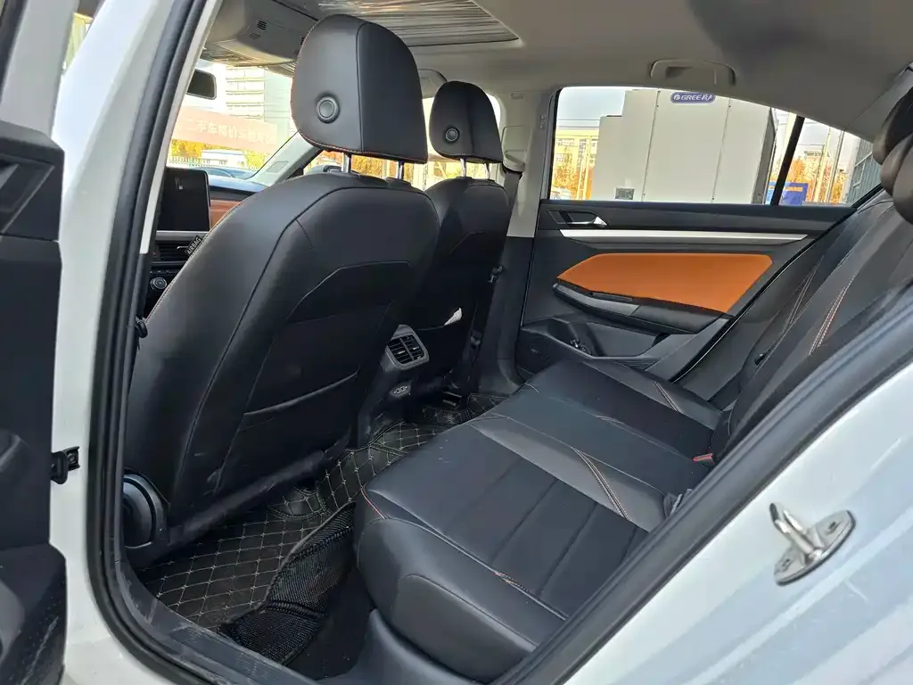 Volkswagen Bora 2024 из CN, фото 8