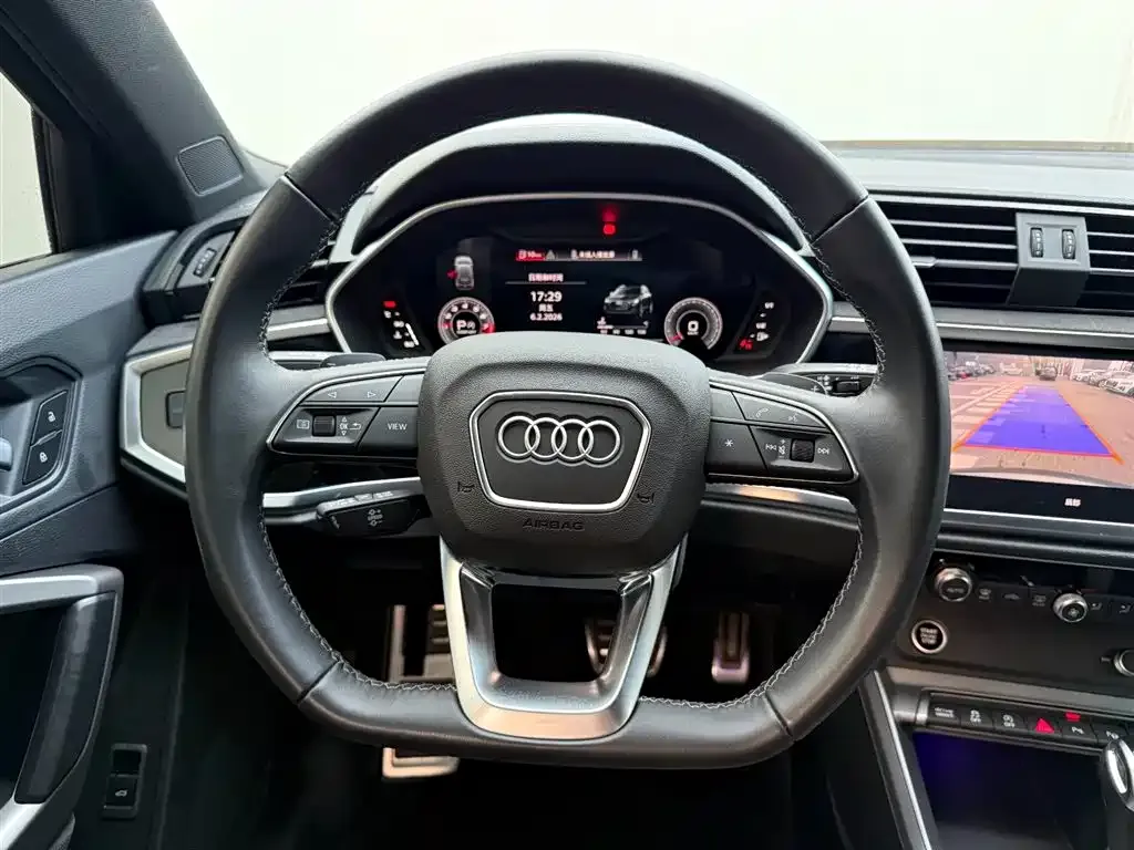 Audi Q3 — фото 8