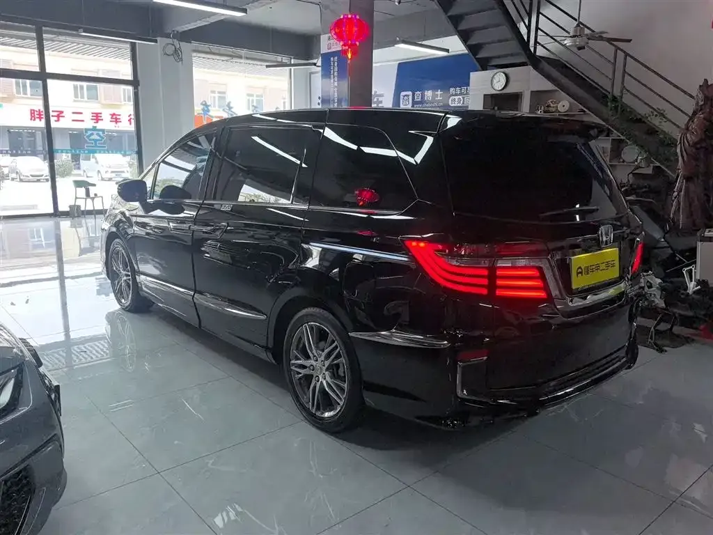 Honda Elysion 2021 из CN, фото 3