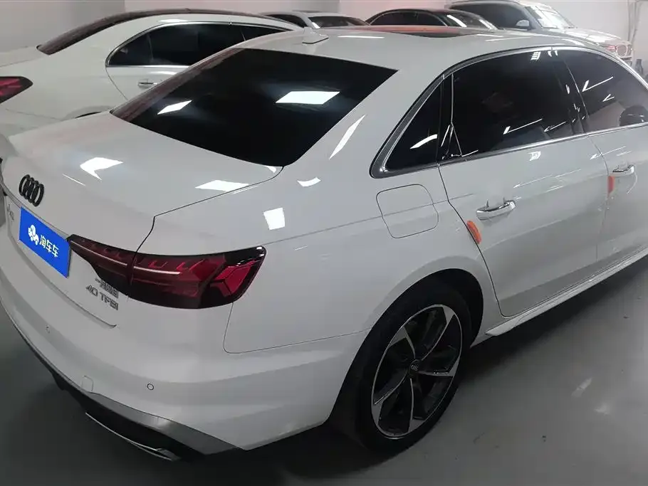 Audi A4L 2022 из CN, фото 6