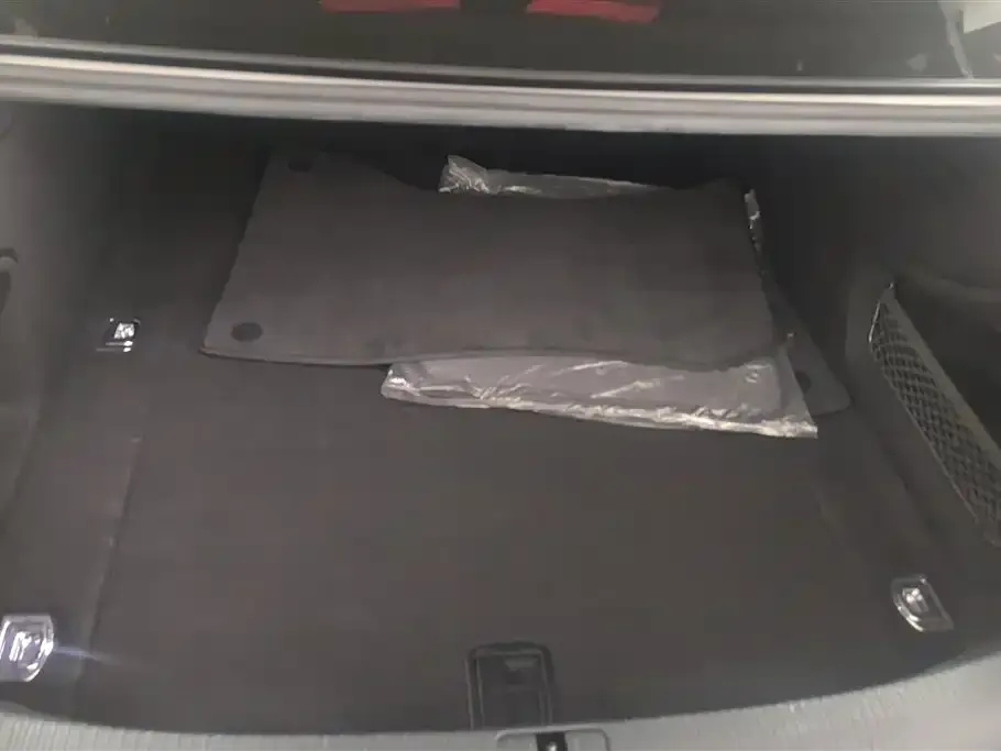 Audi A4L 2022 из CN, фото 3