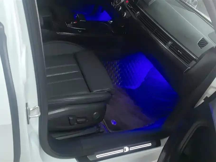Audi A4L 2022 из CN, фото 4