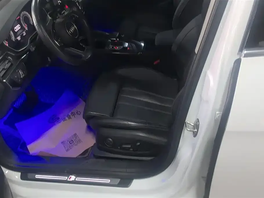 Audi A4L 2022 из CN, фото 7