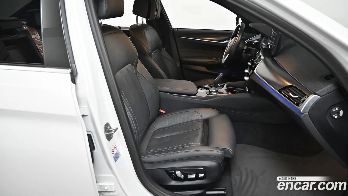 BMW 5-Series 2023 из KR, фото 8