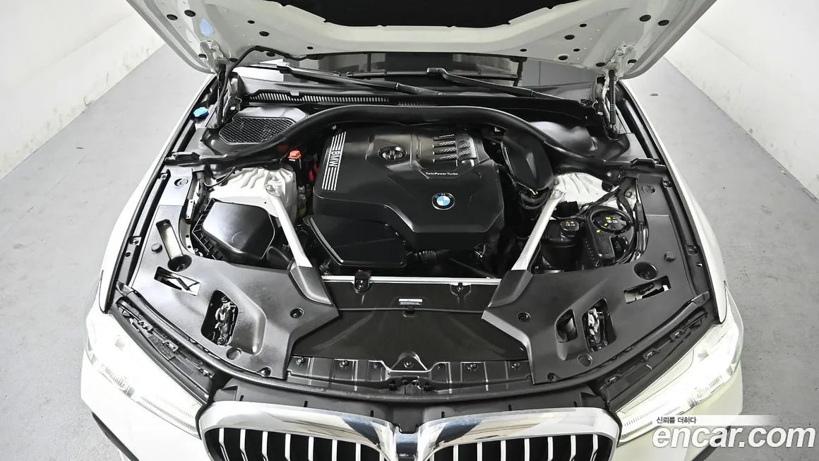 BMW 5-Series 2023 из KR, фото 10