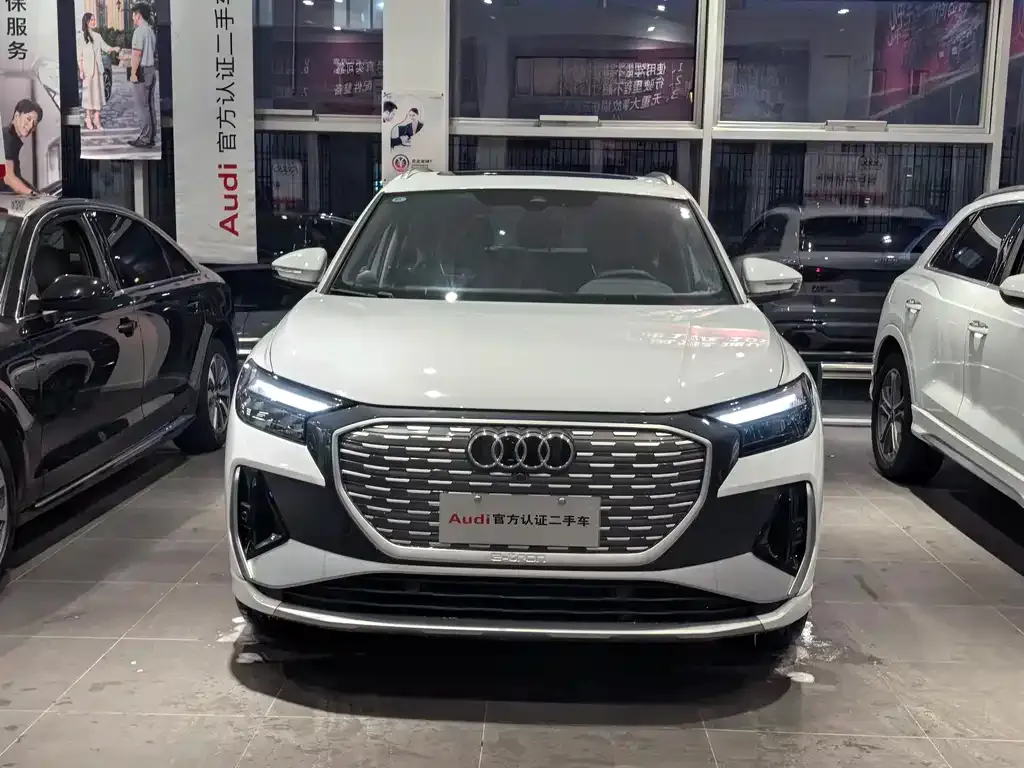Audi Q4 e-tron — фото 3