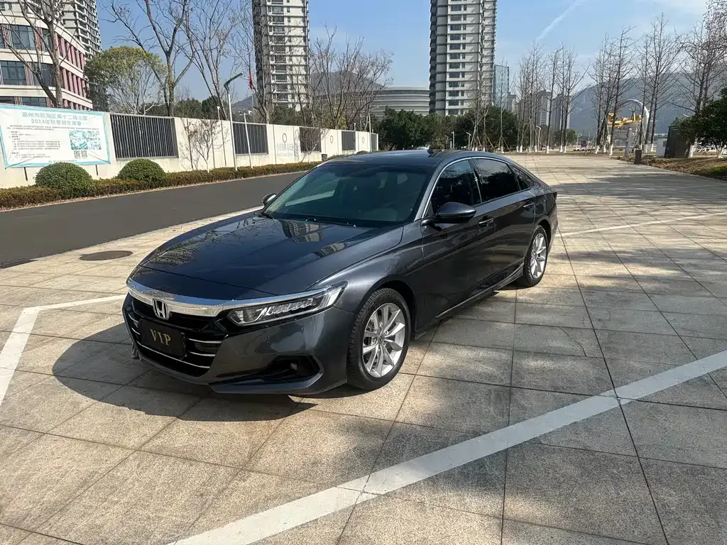 Honda Accord — фото 1