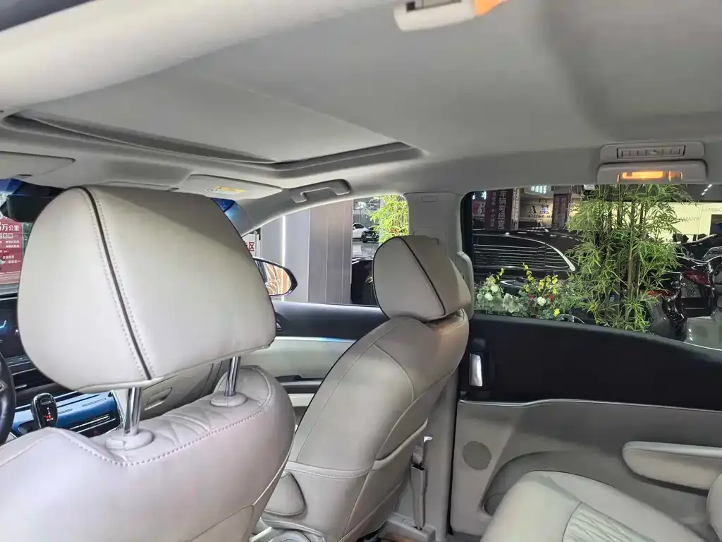 Buick GL8 2021 из CN, фото 3